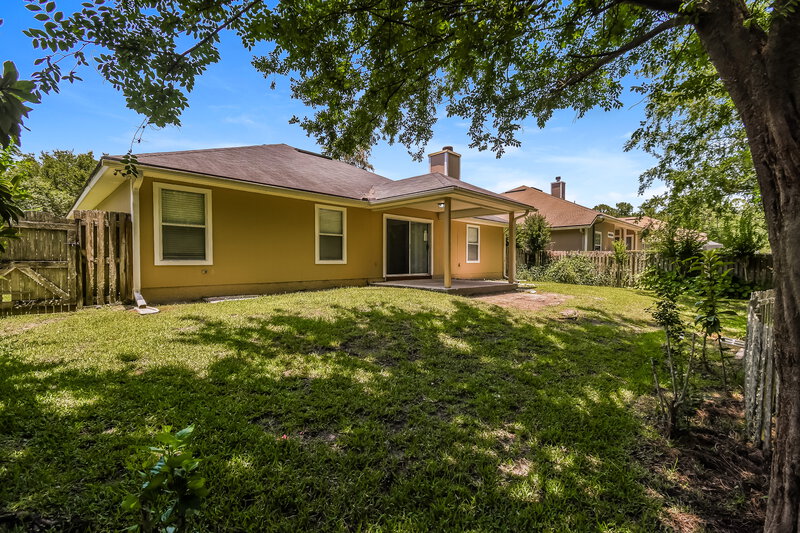 2,090/Mo, 3111 Silverado Cir Green Cove Springs, FL 32043 Rear View