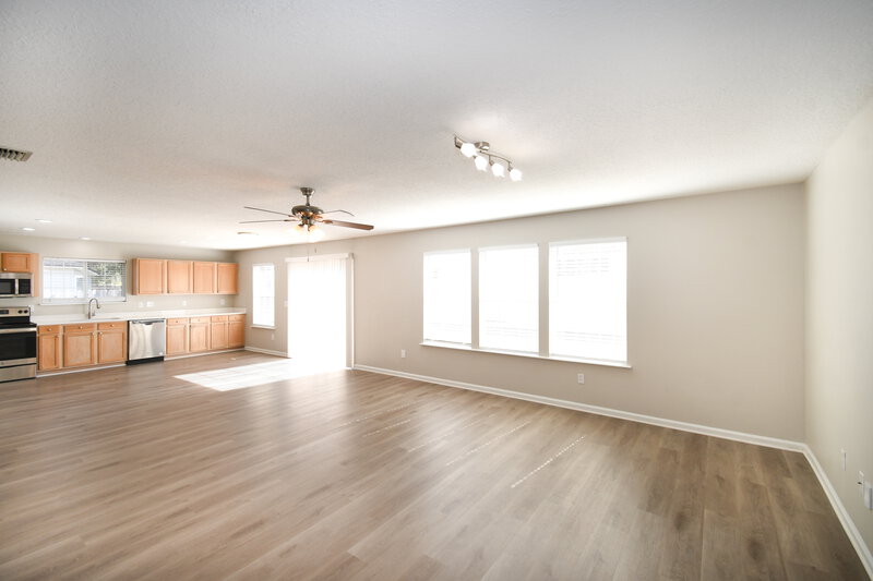 1,630/Mo, 7157 Beekman Lake Dr S Jacksonville, FL 32222 Living Room View 2