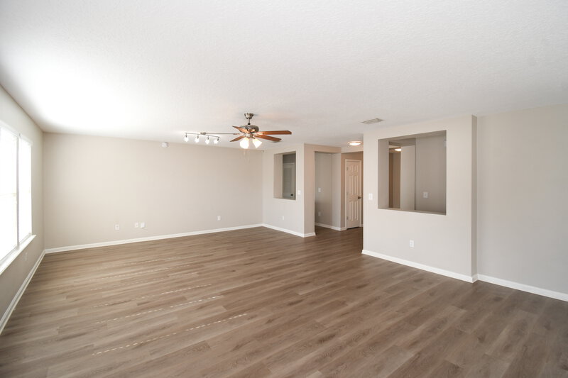 1,630/Mo, 7157 Beekman Lake Dr S Jacksonville, FL 32222 Living Room View 3