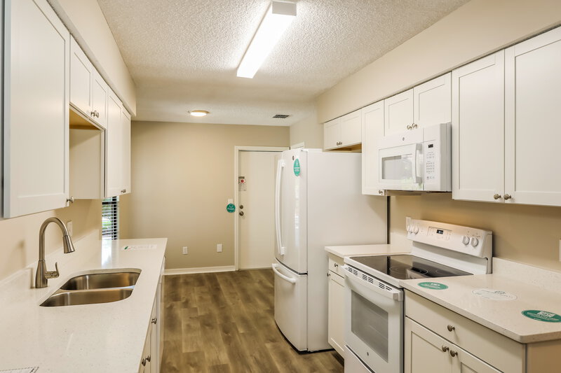 2,030/Mo, 2098 Allison Ct Middleburg, FL 32068 Kitchen View