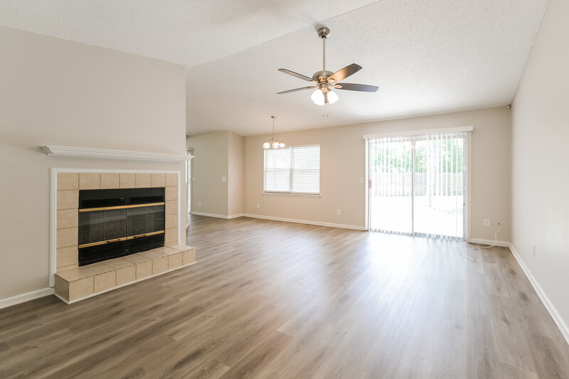2,255/Mo, 11846 Marabou Ct N Jacksonville, FL 32223 Living Room View