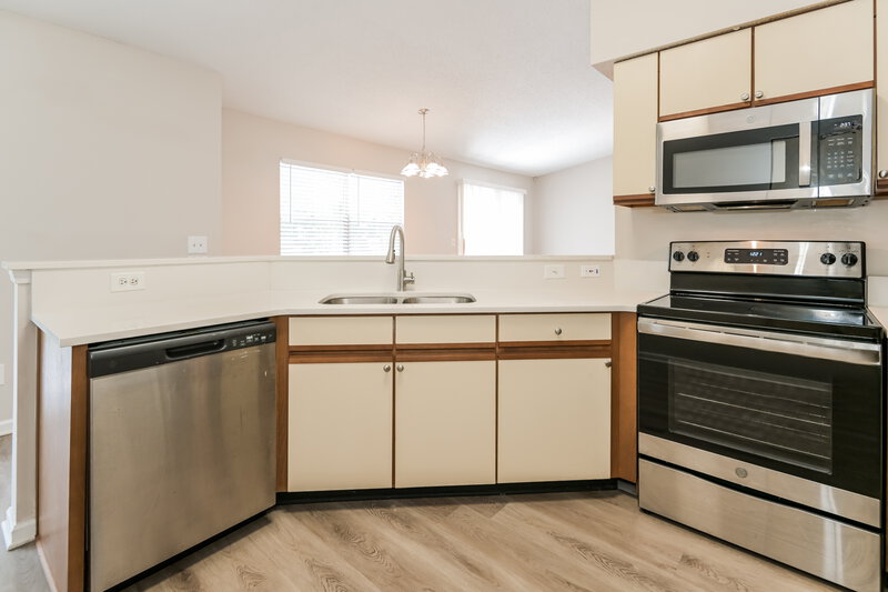 2,255/Mo, 11846 Marabou Ct N Jacksonville, FL 32223 Kitchen View 2
