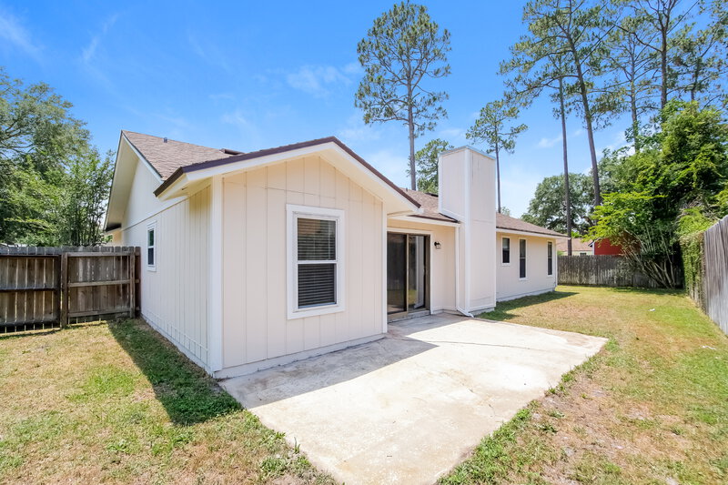 2,100/Mo, 4443 Tyne Ct Jacksonville, FL 32257 Rear View