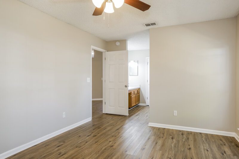 1,690/Mo, 10895 Copper Creek Ct Jacksonville, FL 32218 Main Bedroom View