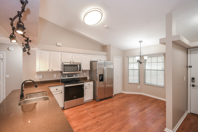 2,640/Mo, 8155 Pineverde Ln Jacksonville, FL 32244 Kitchen View