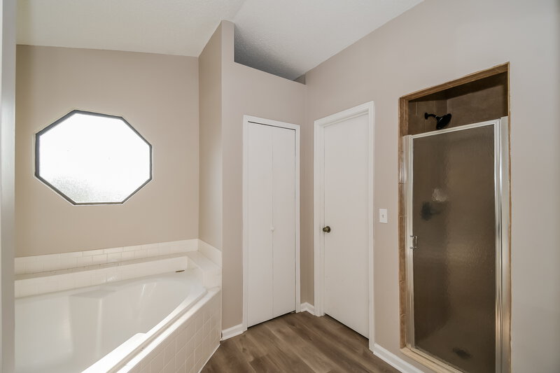 2,640/Mo, 8155 Pineverde Ln Jacksonville, FL 32244 Main Bathroom View