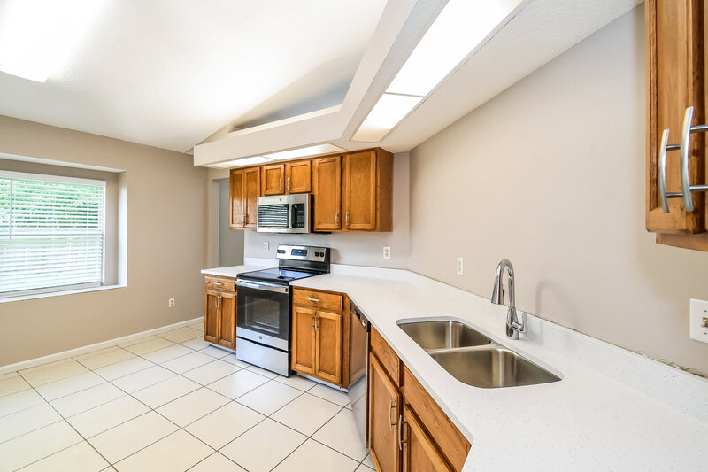 2,130/Mo, 1464 Loblolly Ct Orange Park, FL 32073 Kitchen View