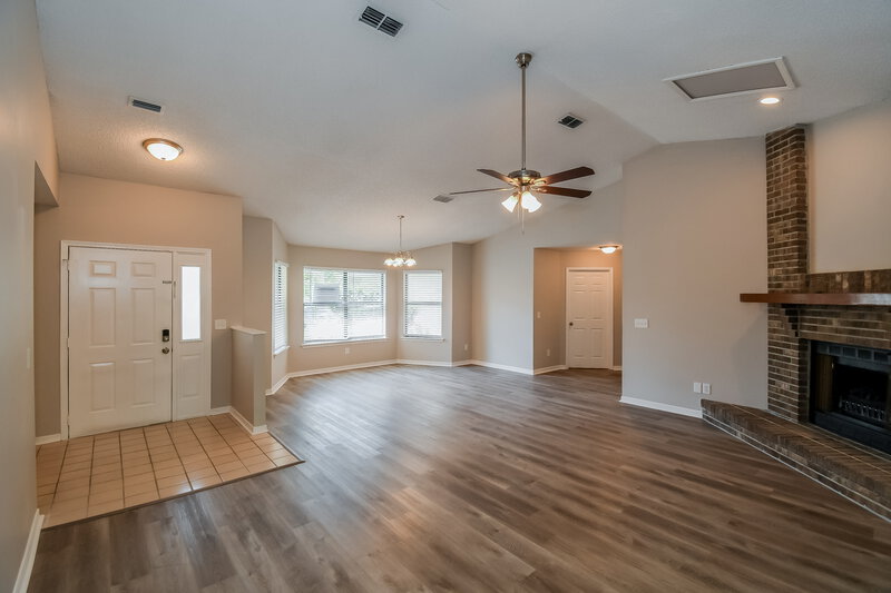 2,845/Mo, 10364 Windfern Ct N Jacksonville, FL 32257 Living Room View 2