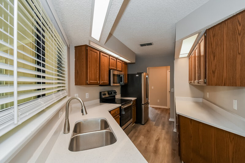 2,845/Mo, 10364 Windfern Ct N Jacksonville, FL 32257 Kitchen View 2