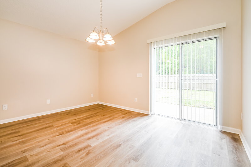 1,870/Mo, 10640 Spring View Rd Jacksonville, FL 32221 Dining Room View