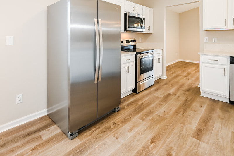 1,870/Mo, 10640 Spring View Rd Jacksonville, FL 32221 Kitchen View 2