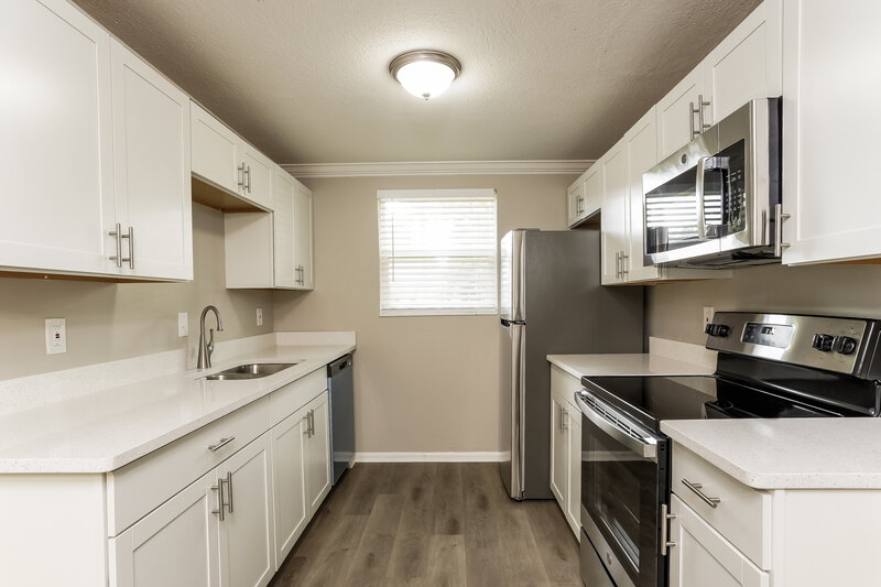 2,580/Mo, 2796 Kiowa Ave Orange Park, FL 32065 Kitchen View