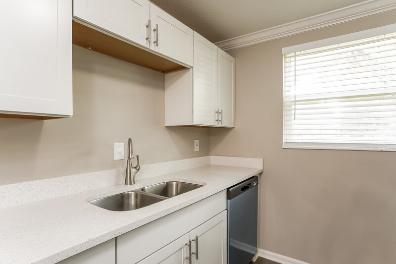 2,580/Mo, 2796 Kiowa Ave Orange Park, FL 32065 Kitchen View 3