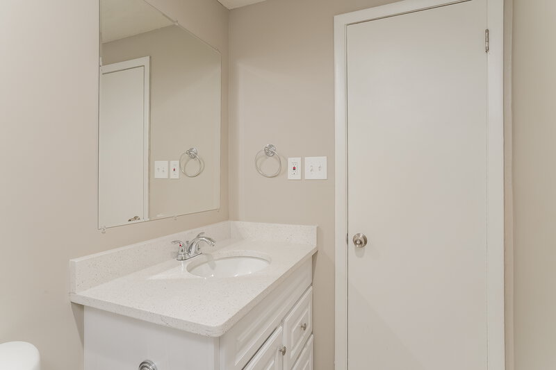 2,580/Mo, 2796 Kiowa Ave Orange Park, FL 32065 Main Bathroom View