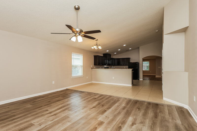 2,035/Mo, 3199 Hidden Meadows Ct Green Cove Springs, FL 32043 Living Room View 2