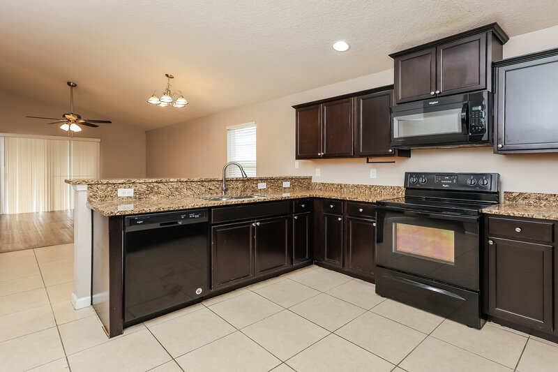 2,035/Mo, 3199 Hidden Meadows Ct Green Cove Springs, FL 32043 Kitchen View
