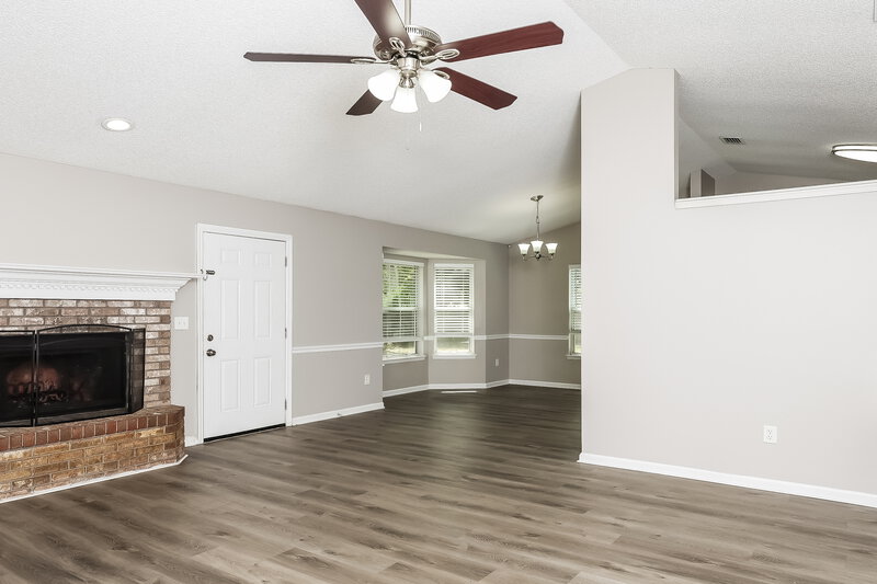 2,065/Mo, 2929 Owl Ct Green Cove Springs, FL 32043 Living Room View