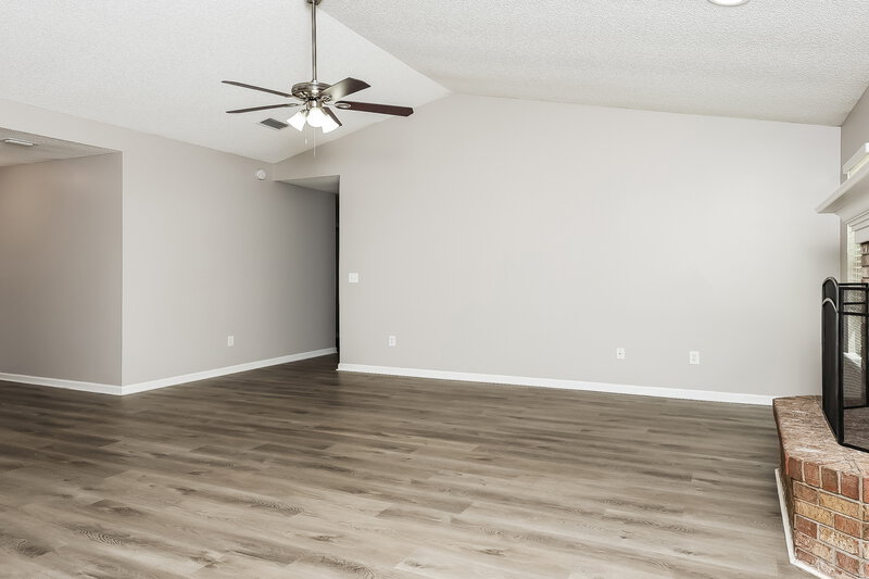 2,065/Mo, 2929 Owl Ct Green Cove Springs, FL 32043 Living Room View 2