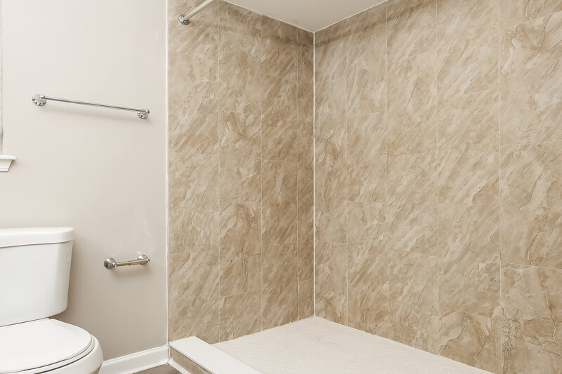 2,065/Mo, 2929 Owl Ct Green Cove Springs, FL 32043 Main Bathroom View 2