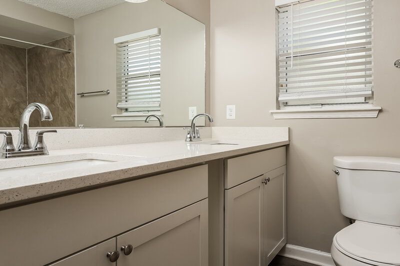 2,065/Mo, 2929 Owl Ct Green Cove Springs, FL 32043 Bathroom View