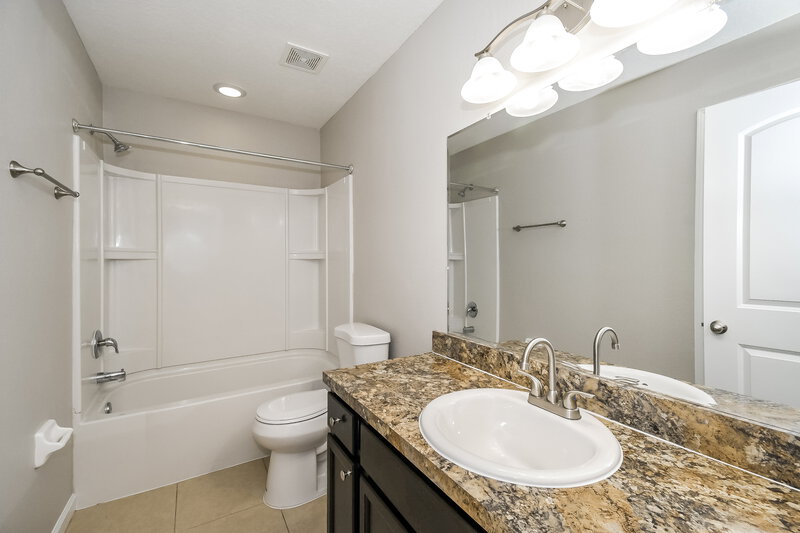 1,830/Mo, 3258 Hidden Meadows Ct Green Cove Springs, FL 32043 Bathroom View