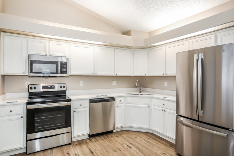 1,645/Mo, 1883 Manitoba Ct S Middleburg, FL 32068 Kitchen View