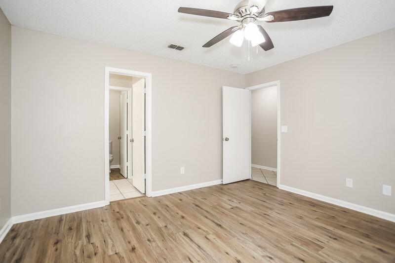 1,645/Mo, 1883 Manitoba Ct S Middleburg, FL 32068 Main Bedroom View 3