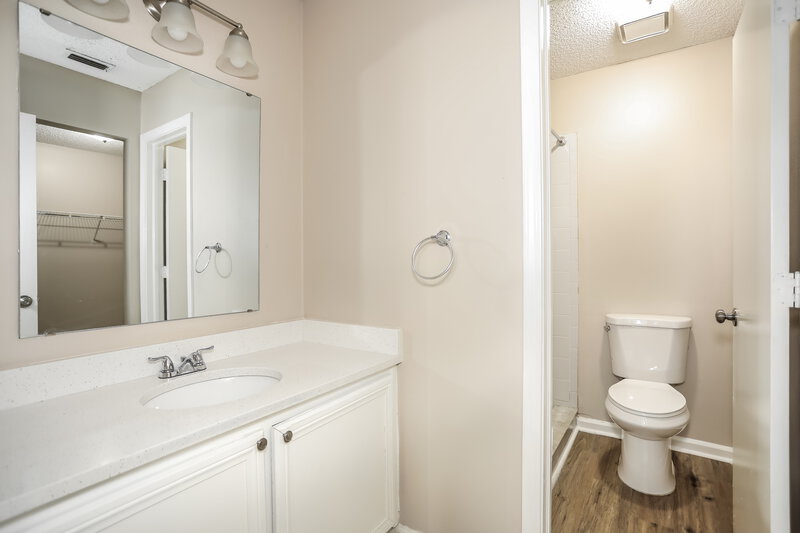 1,645/Mo, 1883 Manitoba Ct S Middleburg, FL 32068 Main Bathroom View