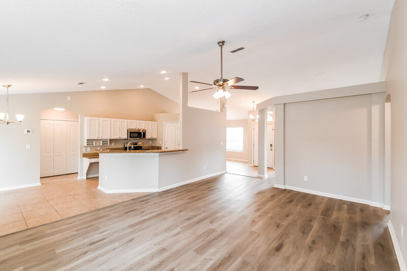 2,125/Mo, 1266 Summit Oaks Dr E Jacksonville, FL 32221 Living Room View