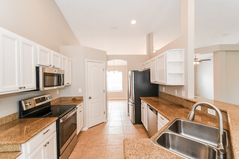 2,125/Mo, 1266 Summit Oaks Dr E Jacksonville, FL 32221 Kitchen View