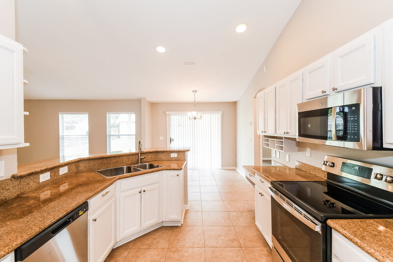 2,125/Mo, 1266 Summit Oaks Dr E Jacksonville, FL 32221 Kitchen View 2