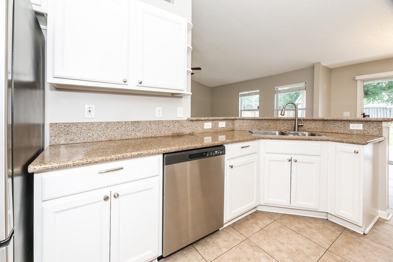 2,170/Mo, 1266 Summit Oaks Dr E Jacksonville, FL 32221 Kitchen View