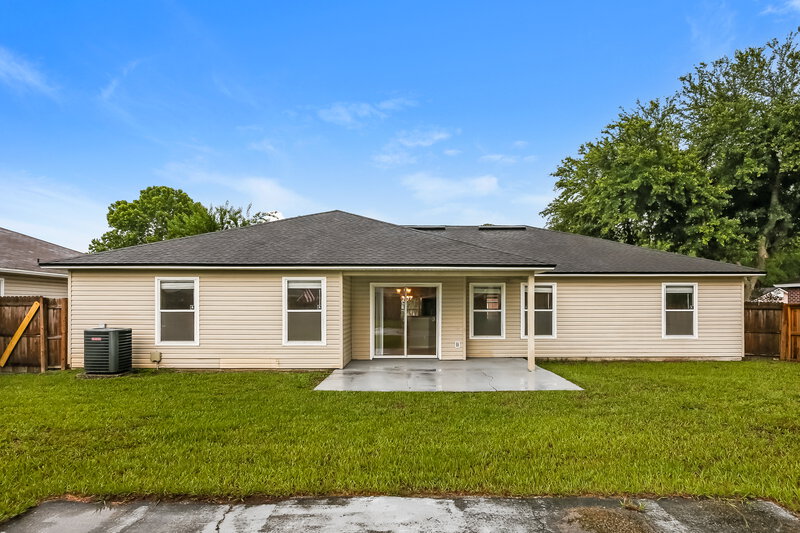 2,170/Mo, 1266 Summit Oaks Dr E Jacksonville, FL 32221 Rear View