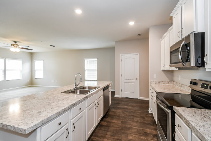 2,265/Mo, 8388 Cape Fox Dr Jacksonville, FL 32222 Kitchen View 2