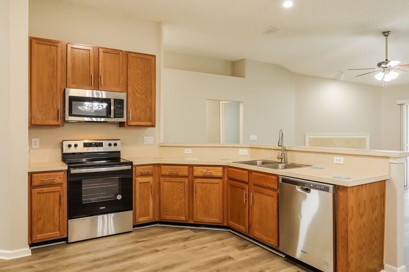 3,130/Mo, 2995 Thorncrest Dr Orange Park, FL 32065 Kitchen View