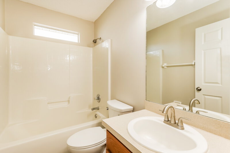 3,130/Mo, 2995 Thorncrest Dr Orange Park, FL 32065 Main Bathroom View