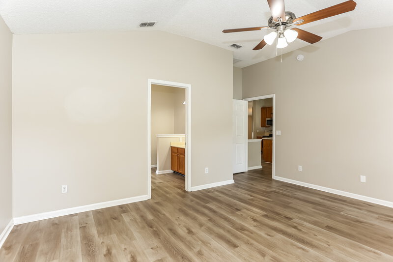 2,250/Mo, 2995 Thorncrest Dr Orange Park, FL 32065 Main Bedroom View 2