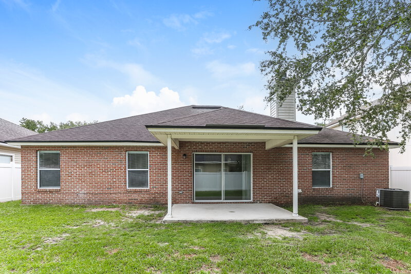 2,250/Mo, 2995 Thorncrest Dr Orange Park, FL 32065 Rear View