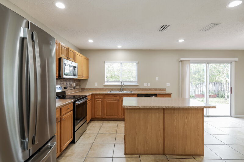 2,165/Mo, 2101 Fresco Dr Middleburg, FL 32068 Kitchen View 2