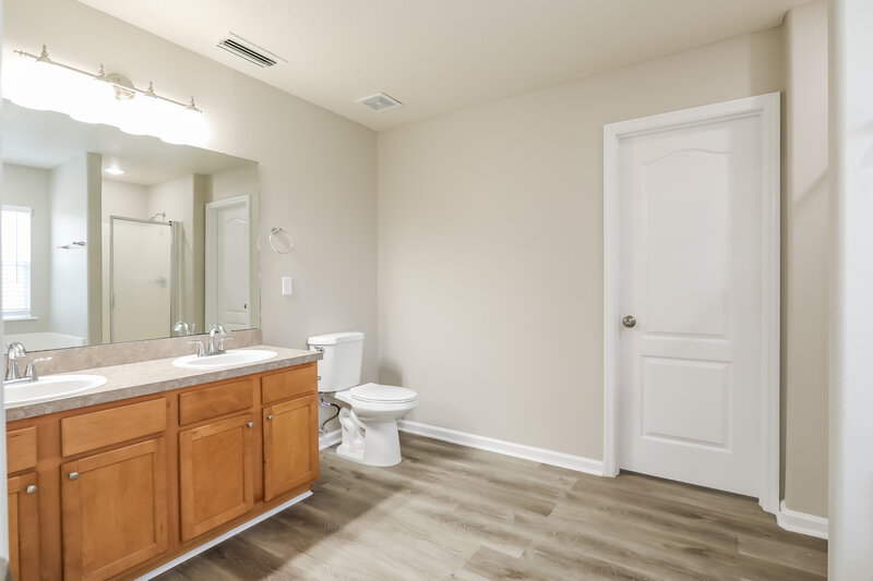 2,165/Mo, 2101 Fresco Dr Middleburg, FL 32068 Bathroom View