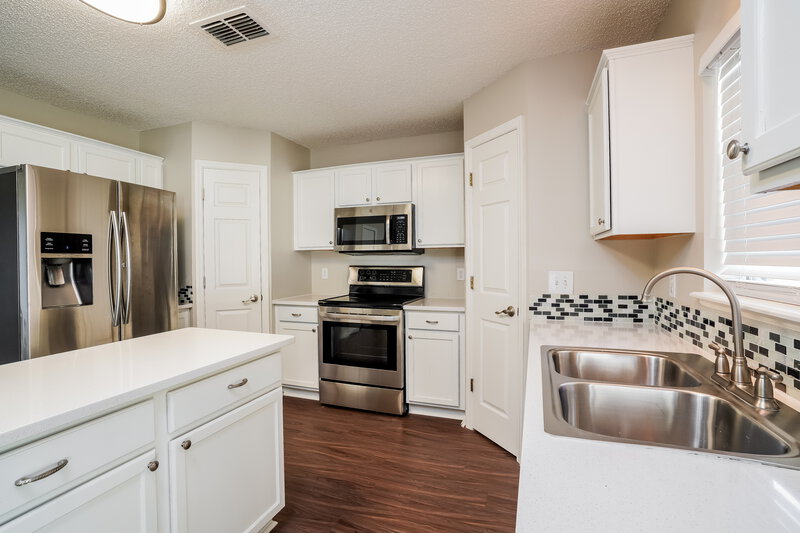 2,155/Mo, 2905 Stonegate Ln Middleburg, FL 32068 Kitchen View 2