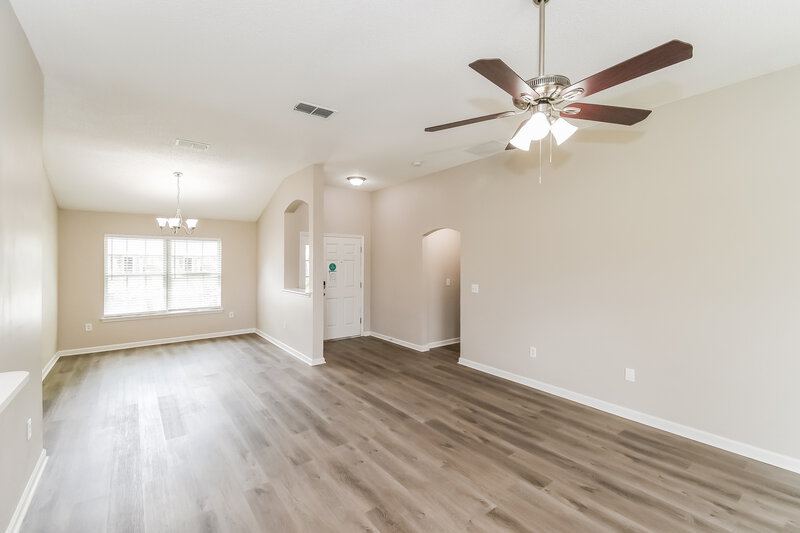 1,605/Mo, 2727 Creek Ridge Dr Green Cove Springs, FL 32043 Living Room View