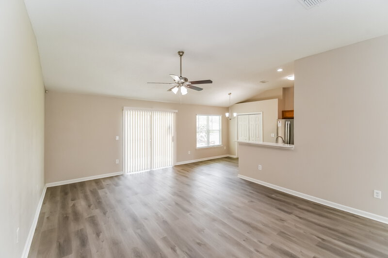 1,605/Mo, 2727 Creek Ridge Dr Green Cove Springs, FL 32043 Living Room View 3