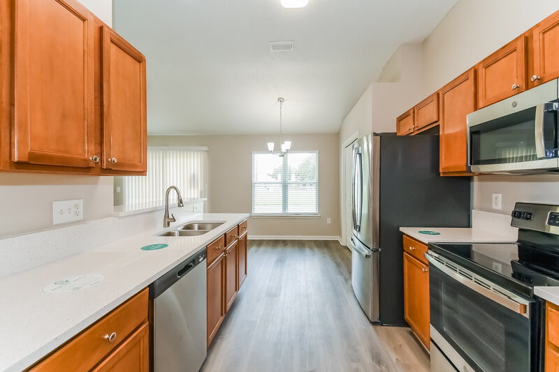 1,605/Mo, 2727 Creek Ridge Dr Green Cove Springs, FL 32043 Kitchen View