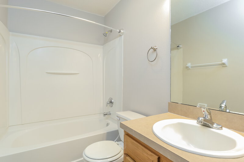 1,485/Mo, 8474 Jasper Ave Jacksonville, FL 32211 Bathroom View