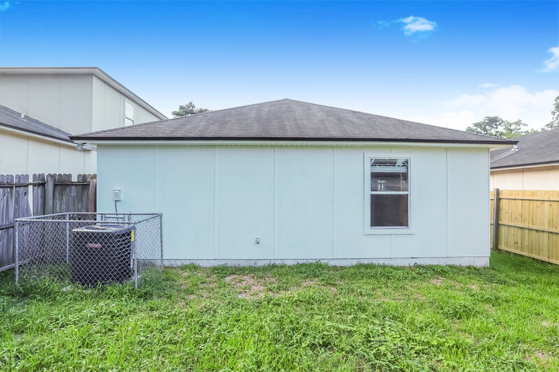 1,485/Mo, 8474 Jasper Ave Jacksonville, FL 32211 Rear View
