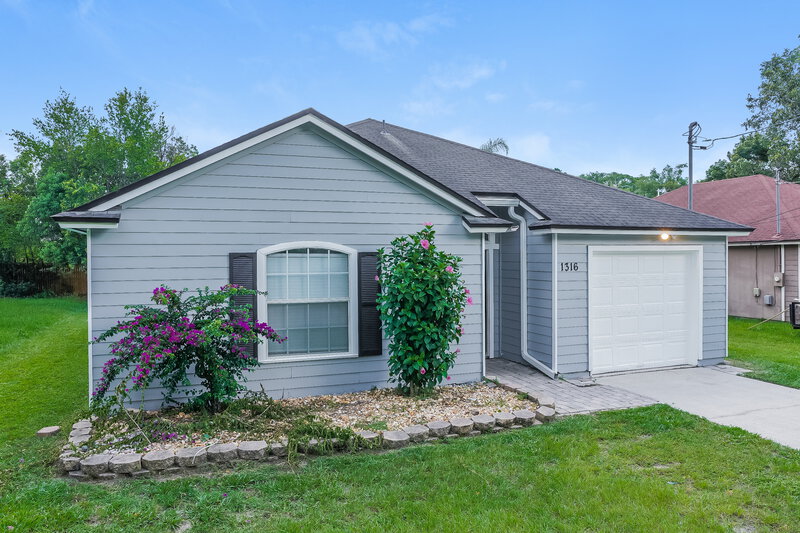 1,625/Mo, 1316 North St Green Cove Springs, FL 32043 Front View