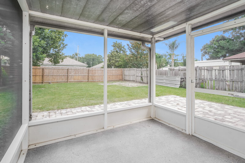 1,625/Mo, 1316 North St Green Cove Springs, FL 32043 Sun Room View