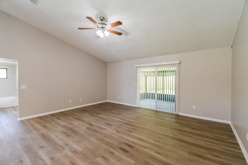 1,825/Mo, 1338 Pawnee St Orange Park, FL 32065 Living Room View 2