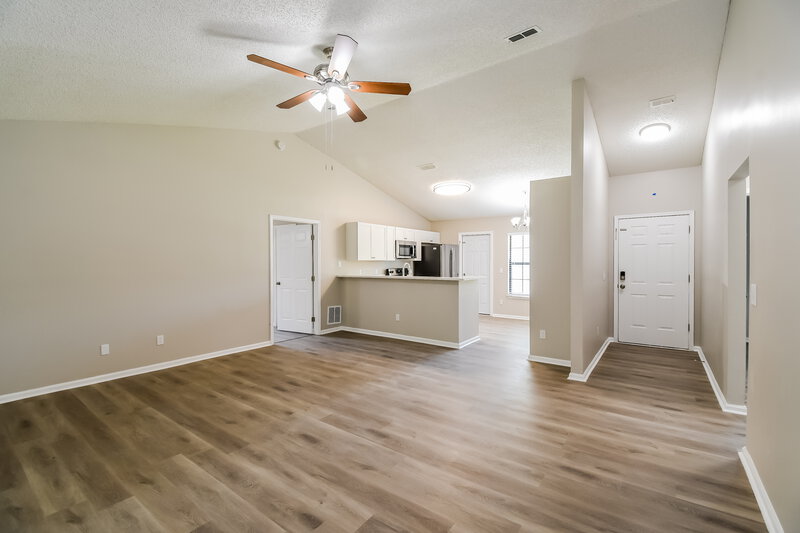 1,825/Mo, 1338 Pawnee St Orange Park, FL 32065 Dining Room View 2